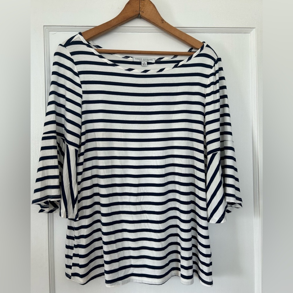 Green Envelope size medium Womans top